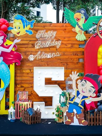 The full, expansive backdrop for the 'Mermaids vs. Pirates' party, showing how we combine themes for a cohesive look.