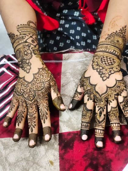 Hajira Mehendi Artist - Mehndi Artist Services Modern & Minimalist Designs photo 49