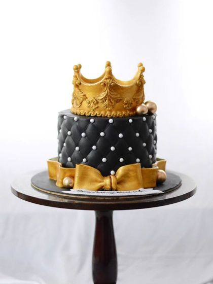 Dee's Bake Studio - Custom Cakes Behind the Scenes photo 6