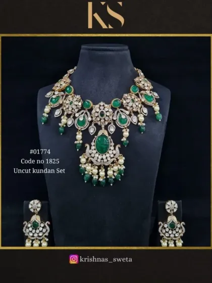 The same exclusive uncut Kundan set, shown here in a classic emerald green. This is a timeless and royal choice for any grand occasion.