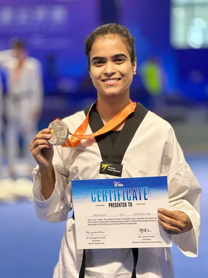 Shruti Singh shines with a Silver medal at the China Open 2024. We celebrate her success and dedication to excellence.