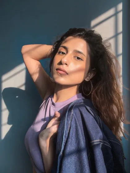 A sassy, sun-kissed portrait.