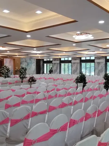 The Devadiga banquet hall in Nerul, set up with theatre-style seating for 600 people. This hall allows both veg and non-veg catering, giving you full flexibility for your event.