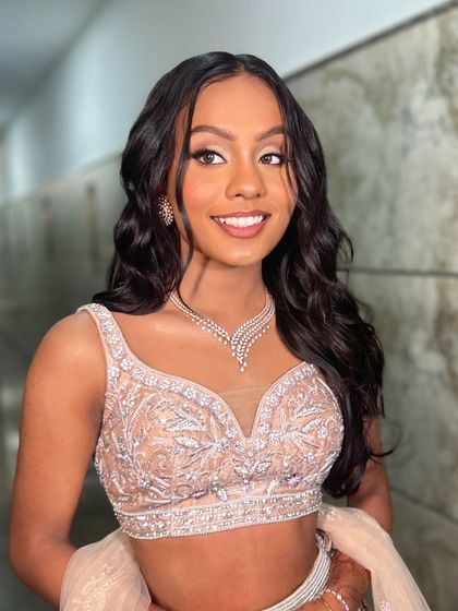 Dakshayini - Hairstyling Academy & Workshops Glamorous Curls & Ponytails photo 19