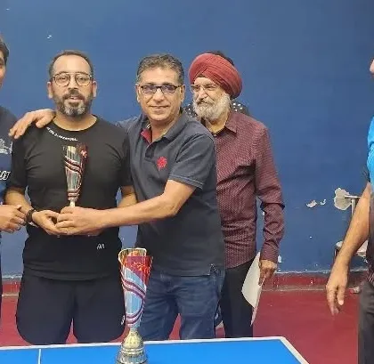Our veteran player Sumit Nagpal receiving his Silver medal trophy for the 39+ Men's category at the Delhi State Ranking Tournament.