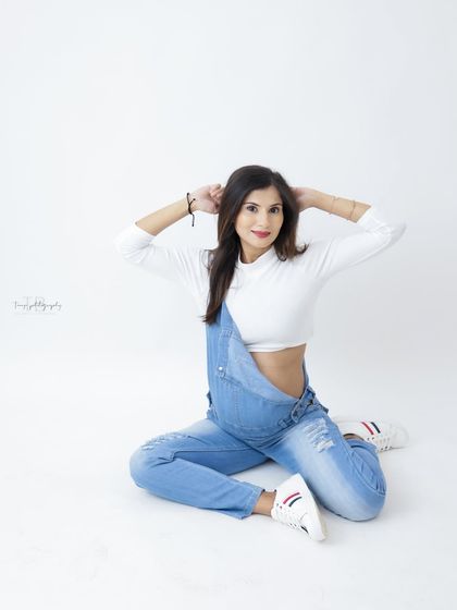 Solo Radiance: Portraits of the Mother-to-Be photo 229