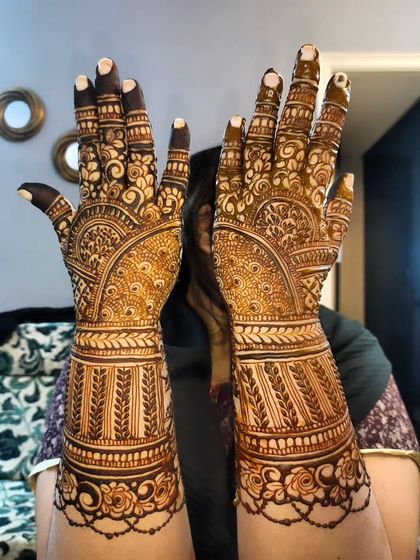 Hajira Mehendi Artist - Mehndi Artist Services Intricate Bridal & Sangeet Designs photo 27