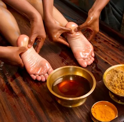 Our feet are hard workers and deserve to be pampered. This soothing Padabhyanga foot massage uses warm oils to revitalize the entire body by stimulating nerve endings in the feet.