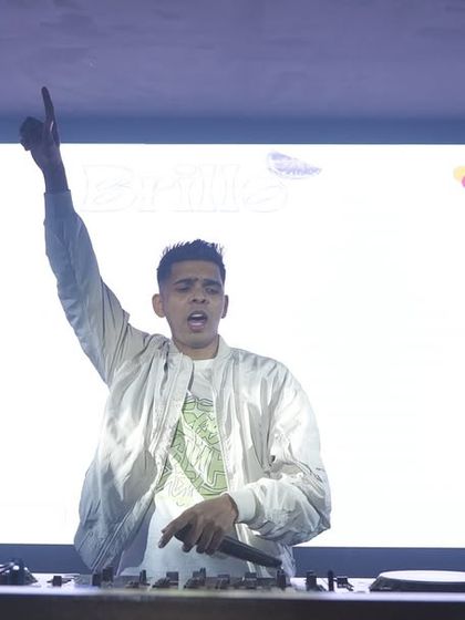 The Vibe: On The Decks & On The Floor photo 25