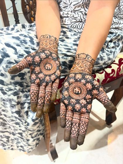 Chandu - Bridal Mehendi Intricate Bridal Designs photo 33