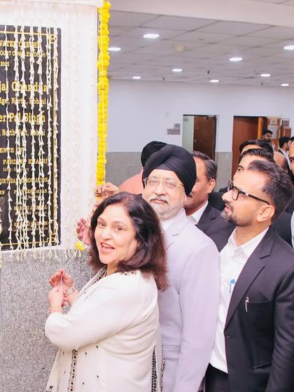 Unveiling the plaque for the modern, renovated crèche. This project was completed at no cost to the bar, thanks to the generous support of our partners.