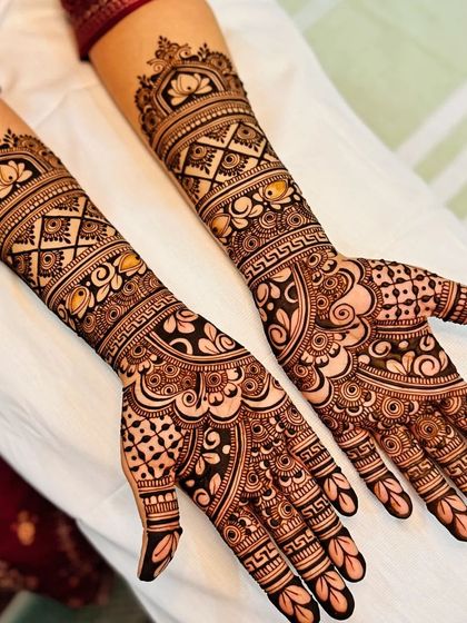 Hussaina Mehendi Artist - Party & Festive Mehendi Intricate Indian & Full Hand Designs photo 5
