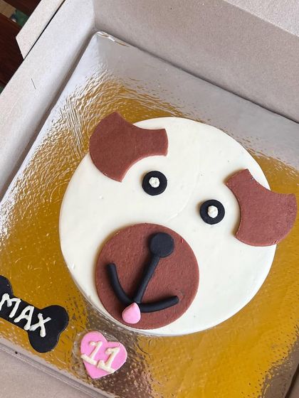 Another one of our classic dog-face cakes, made for Max's 11th birthday. Our cakes are suitable for dogs of all ages, from puppies to seniors.