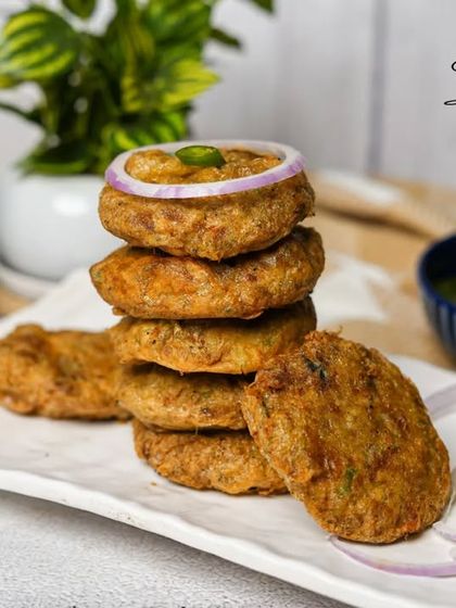 Our delectable Shami Kebabs are a staple in our Iftar offerings. Made with finely minced meat and lentils, they are soft, flavourful, and melt in your mouth.