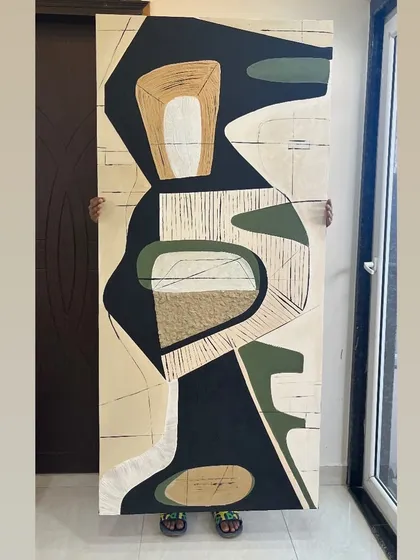 This 6ft x 3ft textured canvas was a fun experiment using unconventional materials like egg cartons for texture. It's a great example of how we can get creative to achieve a unique look for your space.