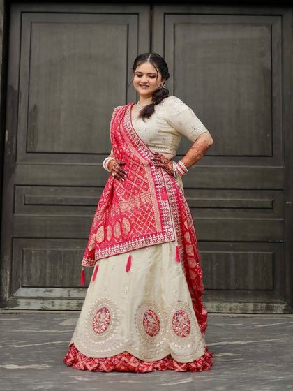 Modern Pastel & Golden Brides photo 13