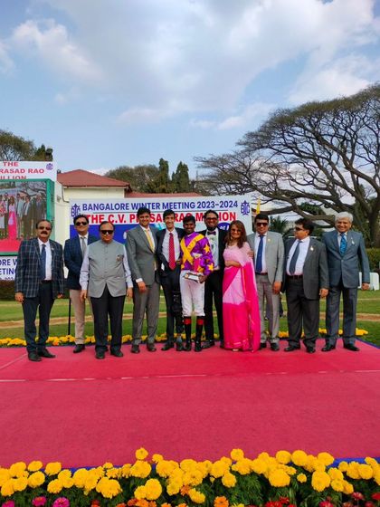 The winning team of the Stayers' Trial Stakes.