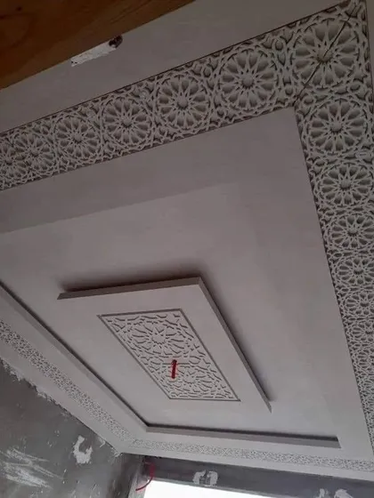 This unpainted POP ceiling shows the incredible detail of traditional Moroccan-style geometric patterns. The precision in this kind of work is my specialty.