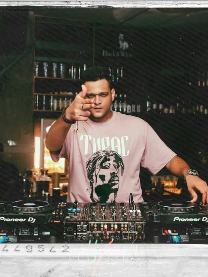 Behind The Decks photo 5