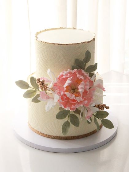 Elegant Milestone & Anniversary Cakes photo 24