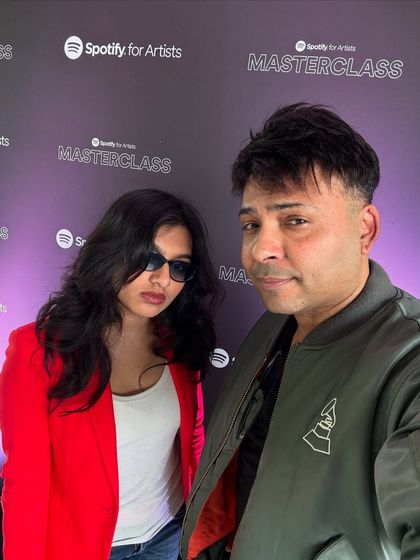 A fun selfie with Bobby BeeBob at the Spotify Masterclass. It's always great to connect with fellow artists and collaborators at industry events.