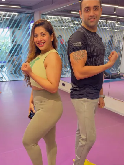 Flexing with a dedicated client. We celebrate every milestone and every bit of strength gained along the way.