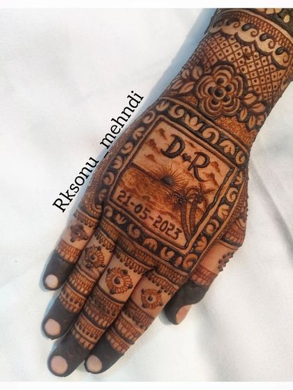 Sonu - Bridal & Wedding Mehndi Portrait & Storytelling Mehndi photo 39