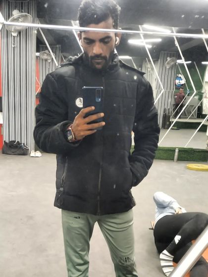 A selfie at The Fit Zone gym. Dressed and ready to put in the work.