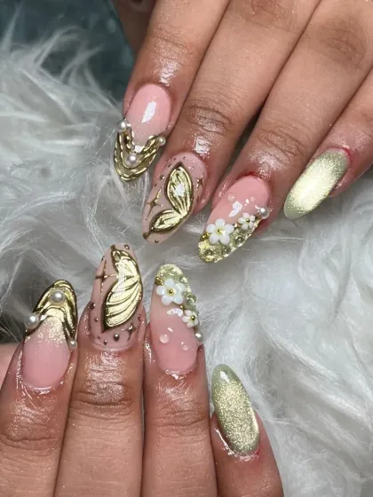 Another view of the golden butterfly set, showing how the 3D elements catch the light.