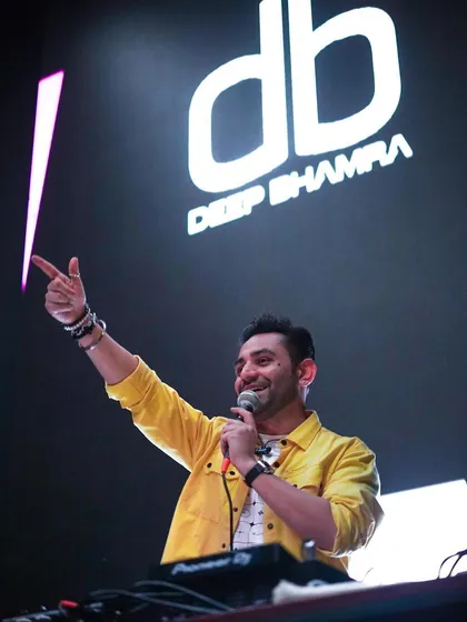 My New Year's resolution is to shine every day in 2024. A shot from my NYE gig at Toca Brigade.
