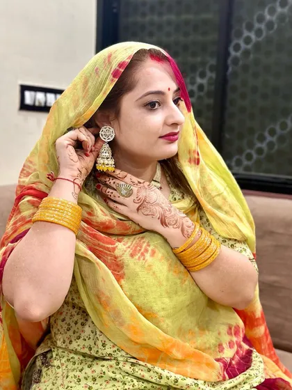 Seeing my creations on happy faces is the best part of my work. Here, a beautiful customer wears our jhumkas for a traditional function, looking so graceful. This is what our Bindhani community is all about.