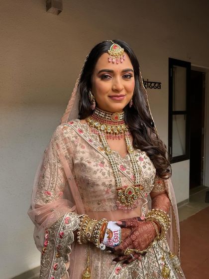 Flowing Waves & Curls photo 75