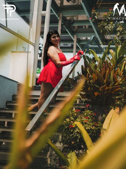 An artistic shot from a photoshoot, showcasing a different angle and mood. I enjoy creative collaborations that push the boundaries of standard corporate headshots.