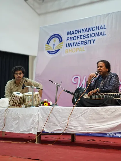 On stage with Ustad Shahid Parvez Khan Sahab during our tour of Madhya Pradesh. Performing for students and connoisseurs in cities like Bhopal and Maihar is always a privilege.