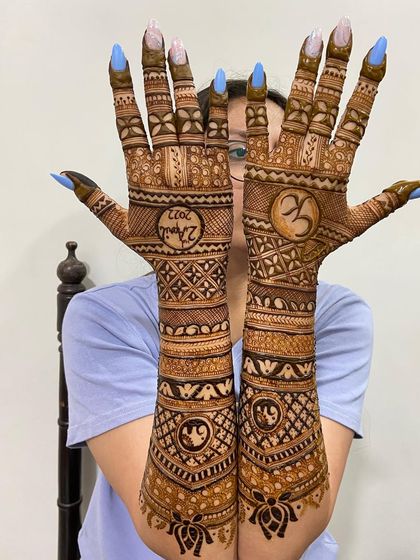 Intricate Bridal Mehendi photo 55