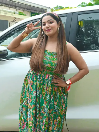 Another pose from Day 1, feeling confident and excited for the concert.