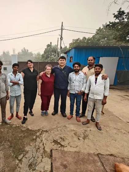 Another group photo with our staff and the Project DOBRO team. These collaborations are vital for bringing specialized veterinary skills to help our street animals.