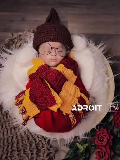 For the little wizard in your life. This Harry Potter inspired scarf and hat set is one of my most requested items for magical newborn photoshoots. I carefully craft the iconic house colors to bring a touch of Hogwarts to your baby's first portraits.