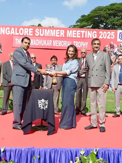 The S.G. Madhukar Memorial Trophy presentation.