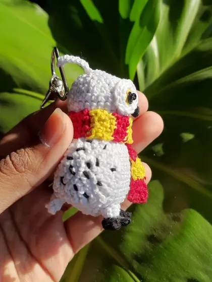 The side view of the Hedwig keychain shows her little feet and the specks on her back. It's these small details that I love adding to my custom character work.