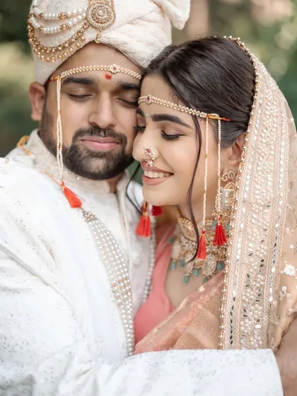 A beautiful moment between my bride Abha and her partner. For her Maharashtrian-Punjabi wedding, we chose a minimal glam look with a peachy-pink saree that was fresh, timeless, and absolutely radiant.