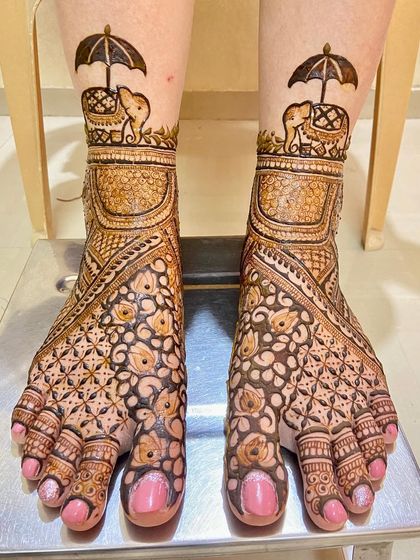 Elegant Feet Mehendi photo 20