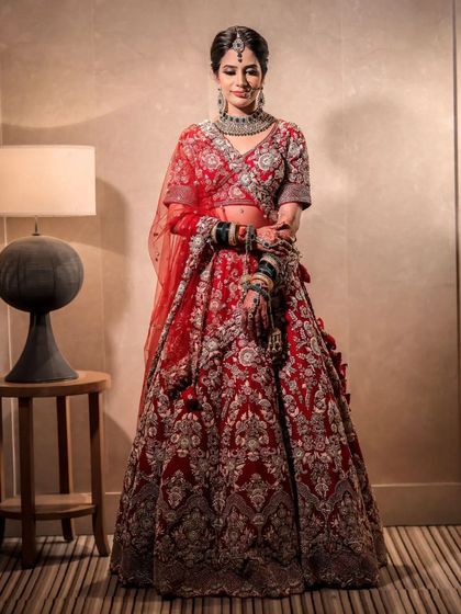 Surbhi Arora - Professional Makeup Course Timeless Bridal Looks (Red & Traditional) photo 36