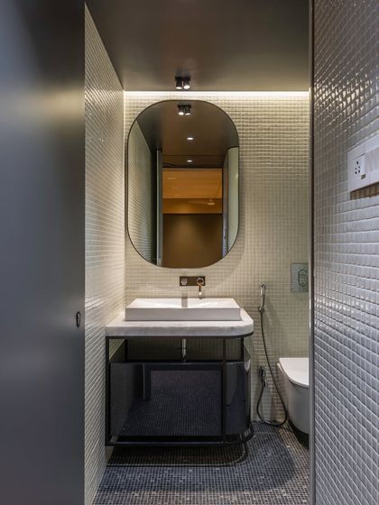 A Hint of Azul: Curvilinear Forms & Color photo 25