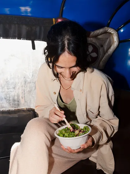 We designed this service for real, busy lives. Whether you're at your desk or in the back of an auto, you can enjoy a wholesome, delicious meal without the stress of planning or cooking.