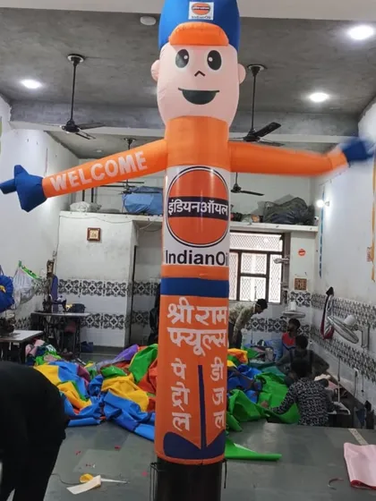 I create custom air dancers for all kinds of businesses. This one, for an Indian Oil petrol pump, is designed to catch the eye of drivers and welcome customers with its bright colors and familiar branding.