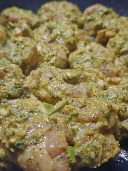 A new combination I tried this festive season: Thecha and Kashundi marinated chicken. It brings together the bold flavours of Maharashtra and Bengal, and it works beautifully!