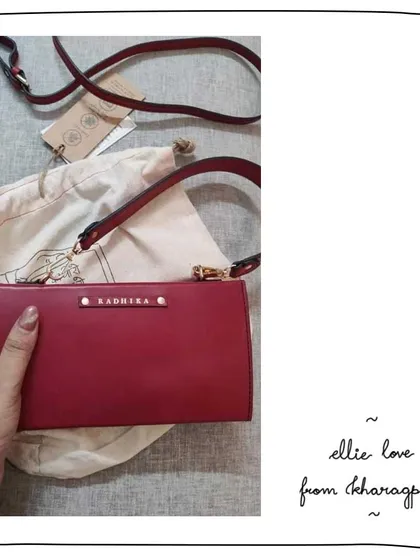 Our patron Radhika customized her Ellie wallet-on-a-chain by adding a detachable shoulder handle. This simple tweak makes the sleek and compact Ellie even more versatile, easily converting from a clutch to a shoulder bag.