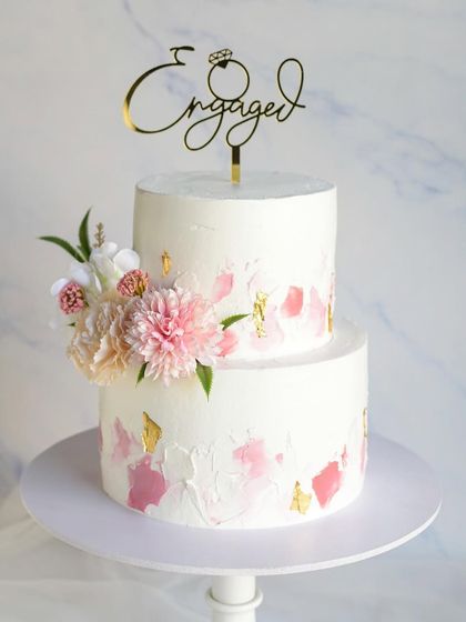 Elegant Wedding & Engagement Cakes photo 14