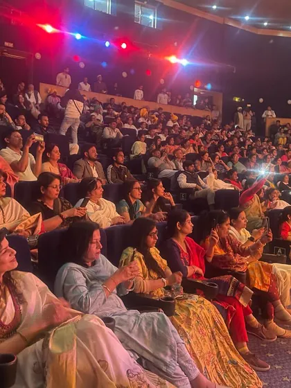 A full house is the ultimate reward for any actor. Our production-based workshops culminate in live plays, giving our students the invaluable experience of performing for a large and appreciative audience.